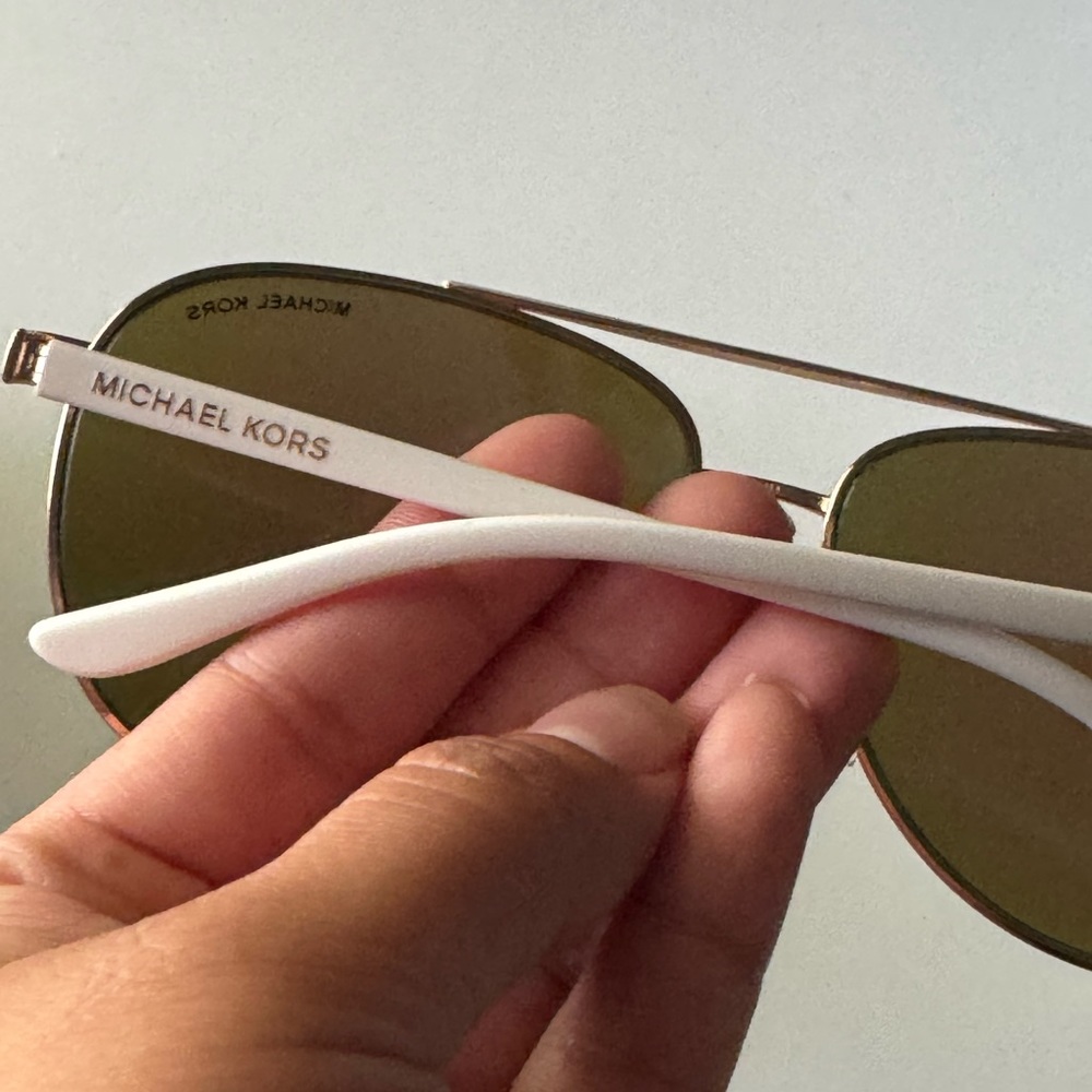 MICHAEL KORS Sunglasses 
MK5007 Hvar - Picture 4 of 9